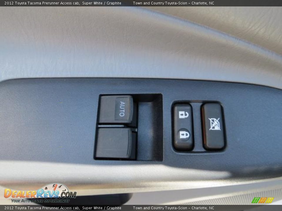 2012 Toyota Tacoma Prerunner Access cab Super White / Graphite Photo #13