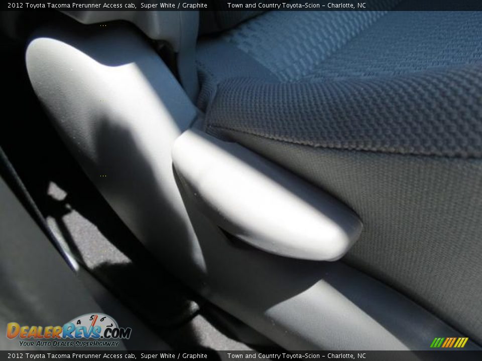 2012 Toyota Tacoma Prerunner Access cab Super White / Graphite Photo #24