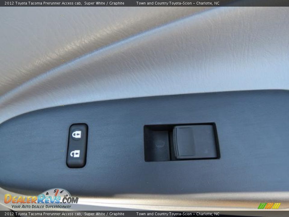 2012 Toyota Tacoma Prerunner Access cab Super White / Graphite Photo #26