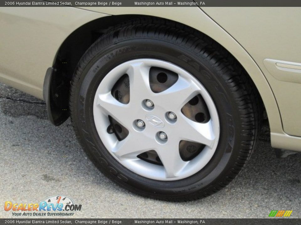2006 Hyundai Elantra Limited Sedan Champagne Beige / Beige Photo #3