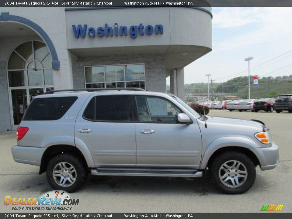 2004 Toyota Sequoia SR5 4x4 Silver Sky Metallic / Charcoal Photo #2