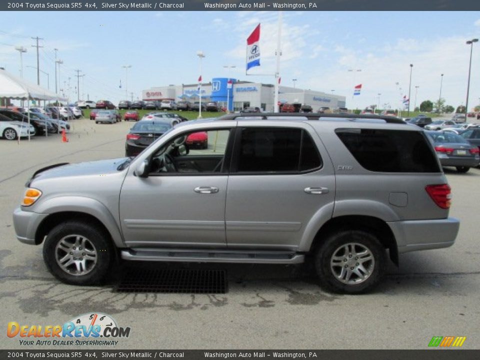 2004 Toyota Sequoia SR5 4x4 Silver Sky Metallic / Charcoal Photo #6
