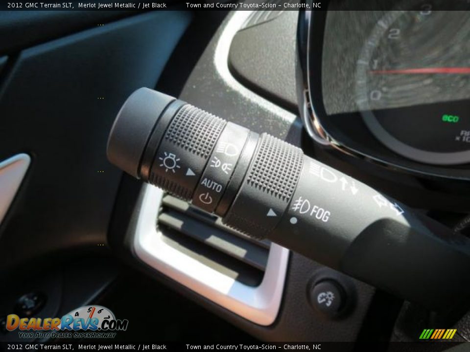 Controls of 2012 GMC Terrain SLT Photo #24