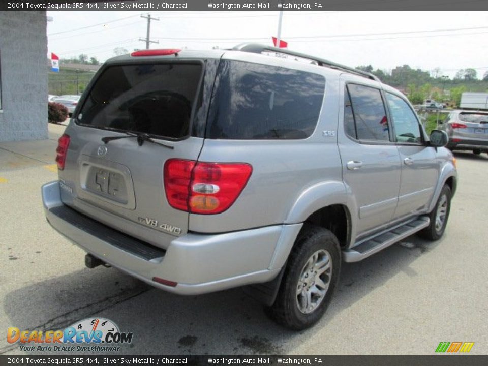 2004 Toyota Sequoia SR5 4x4 Silver Sky Metallic / Charcoal Photo #9