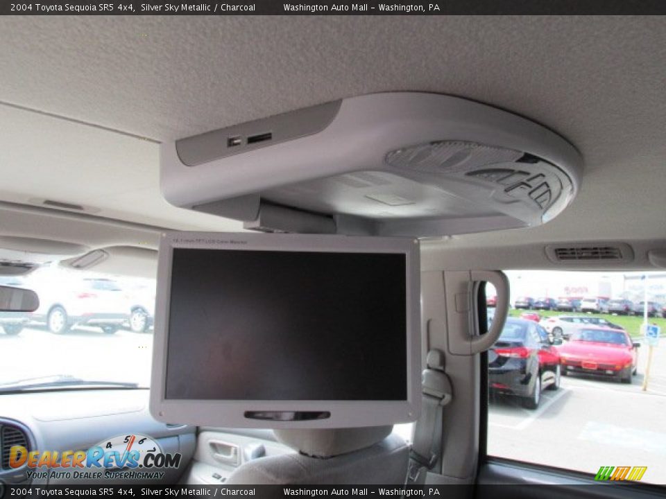 2004 Toyota Sequoia SR5 4x4 Silver Sky Metallic / Charcoal Photo #11