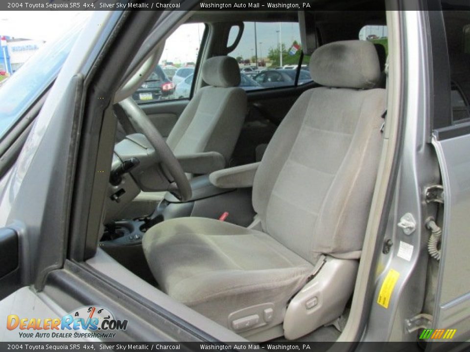 2004 Toyota Sequoia SR5 4x4 Silver Sky Metallic / Charcoal Photo #12