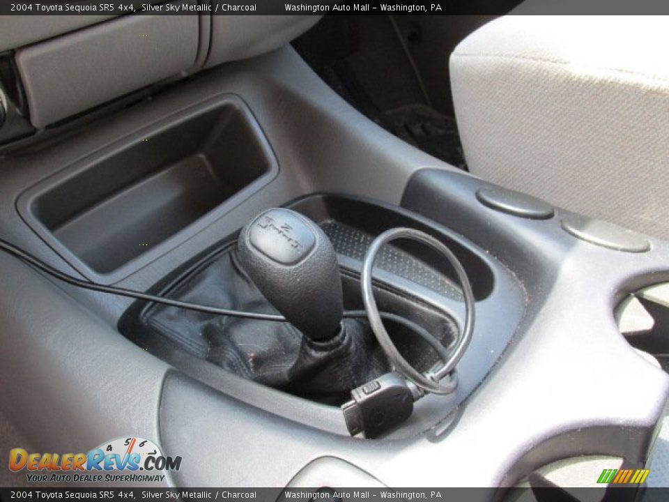 2004 Toyota Sequoia SR5 4x4 Silver Sky Metallic / Charcoal Photo #16