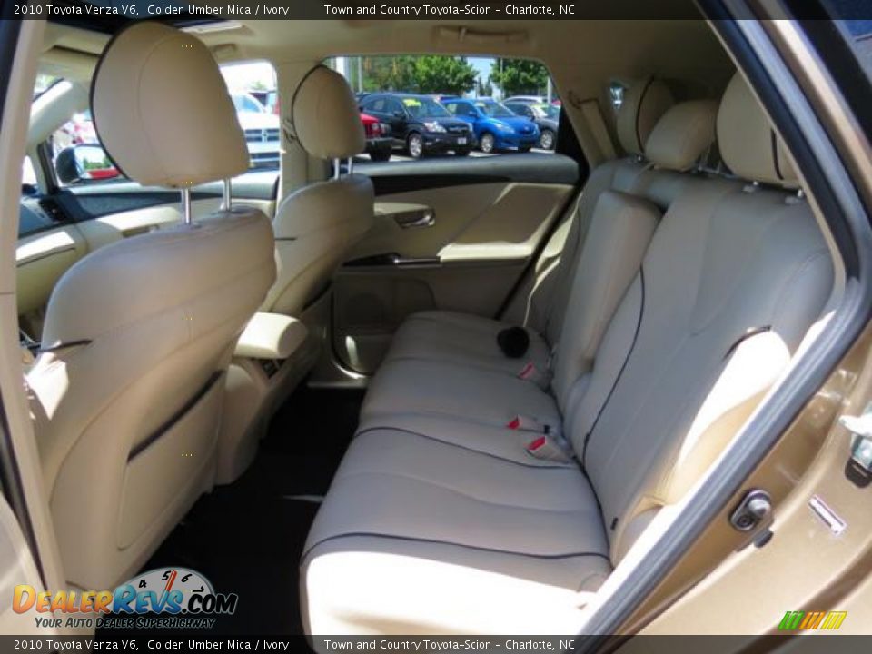 2010 Toyota Venza V6 Golden Umber Mica / Ivory Photo #7