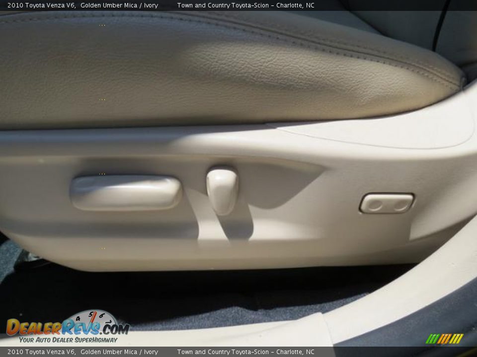 2010 Toyota Venza V6 Golden Umber Mica / Ivory Photo #12