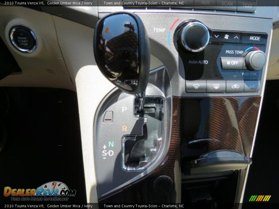 2010 Toyota Venza V6 Golden Umber Mica / Ivory Photo #22