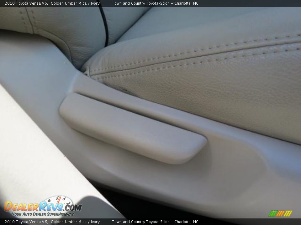 2010 Toyota Venza V6 Golden Umber Mica / Ivory Photo #34
