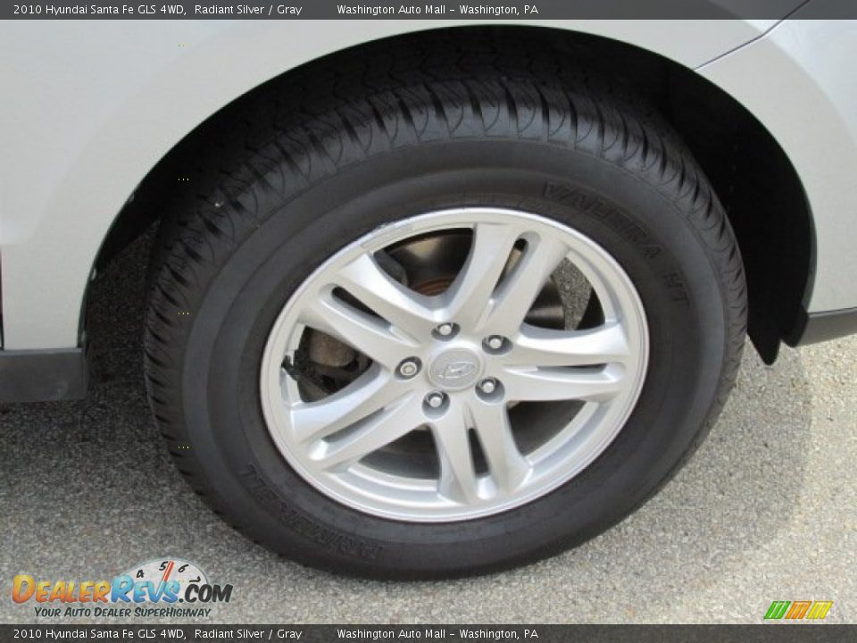 2010 Hyundai Santa Fe GLS 4WD Radiant Silver / Gray Photo #3