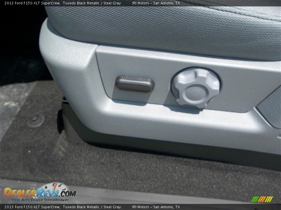 2013 Ford F150 XLT SuperCrew Tuxedo Black Metallic / Steel Gray Photo #13