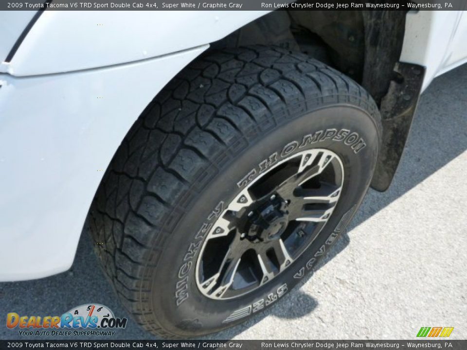 2009 Toyota Tacoma V6 TRD Sport Double Cab 4x4 Super White / Graphite Gray Photo #9