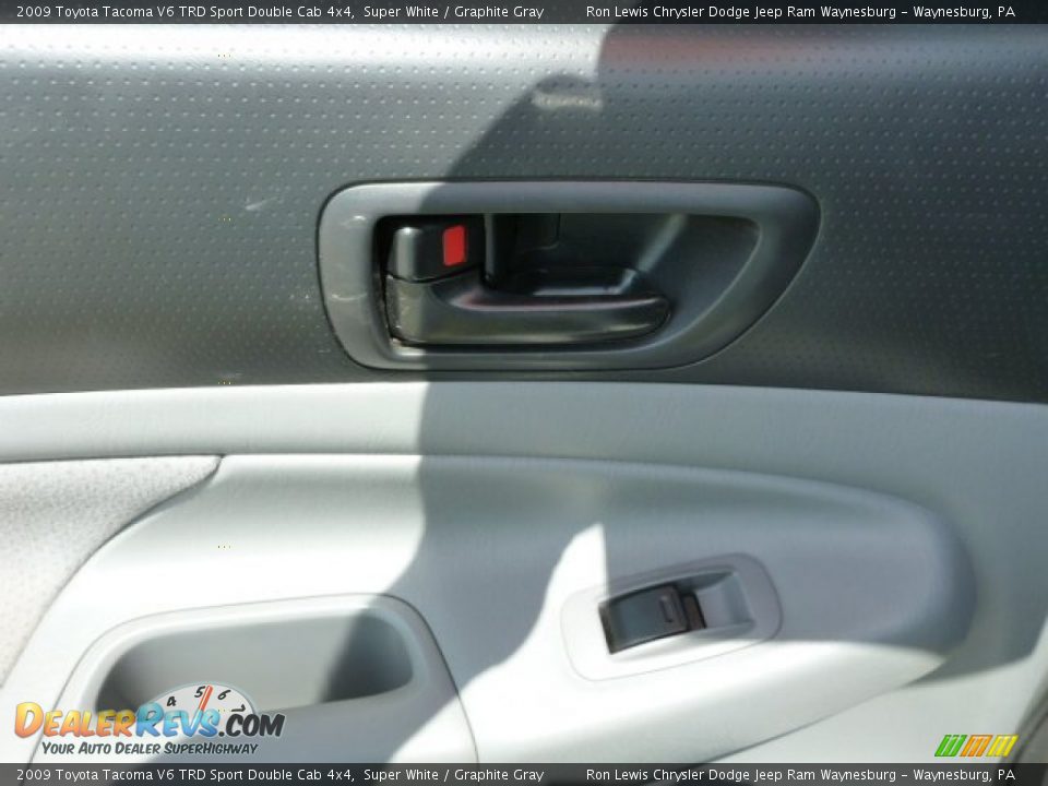 2009 Toyota Tacoma V6 TRD Sport Double Cab 4x4 Super White / Graphite Gray Photo #15