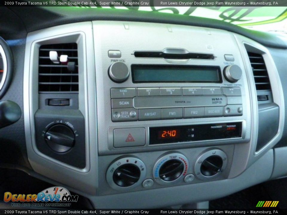 2009 Toyota Tacoma V6 TRD Sport Double Cab 4x4 Super White / Graphite Gray Photo #18