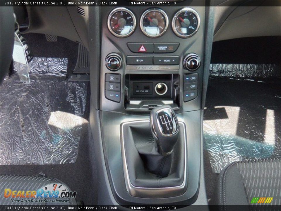 2013 Hyundai Genesis Coupe 2.0T Black Noir Pearl / Black Cloth Photo #14