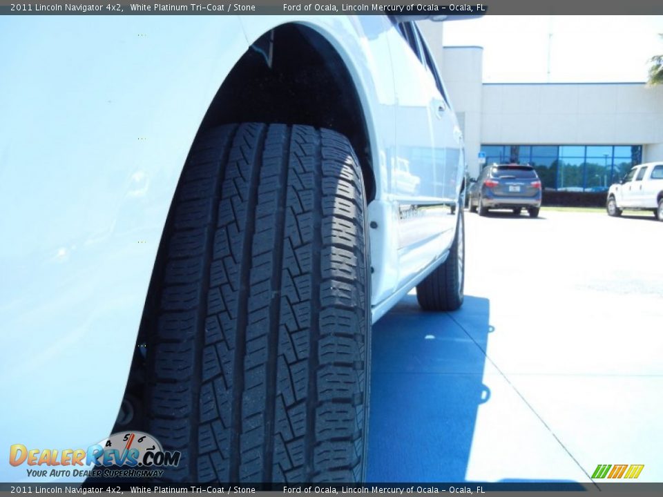 2011 Lincoln Navigator 4x2 White Platinum Tri-Coat / Stone Photo #10