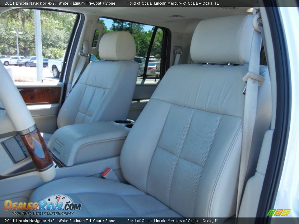 Front Seat of 2011 Lincoln Navigator 4x2 Photo #12