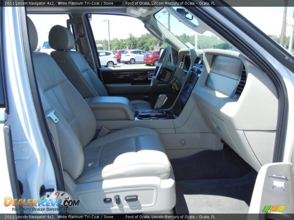 2011 Lincoln Navigator 4x2 White Platinum Tri-Coat / Stone Photo #17