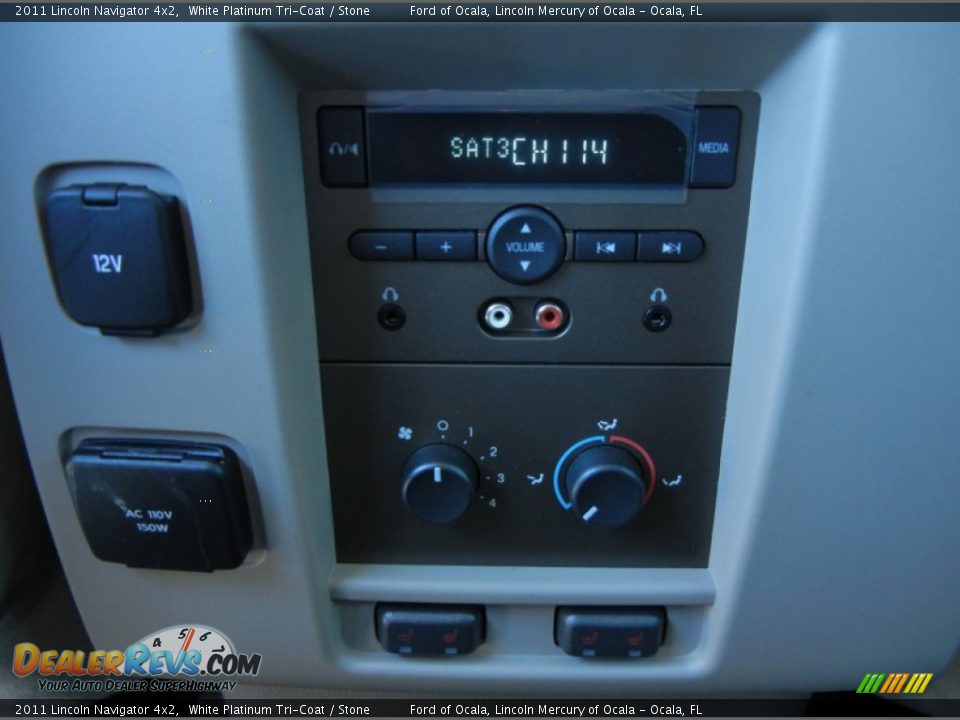 Controls of 2011 Lincoln Navigator 4x2 Photo #21