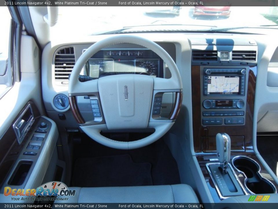 Dashboard of 2011 Lincoln Navigator 4x2 Photo #24