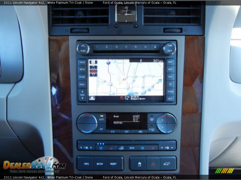 Controls of 2011 Lincoln Navigator 4x2 Photo #26