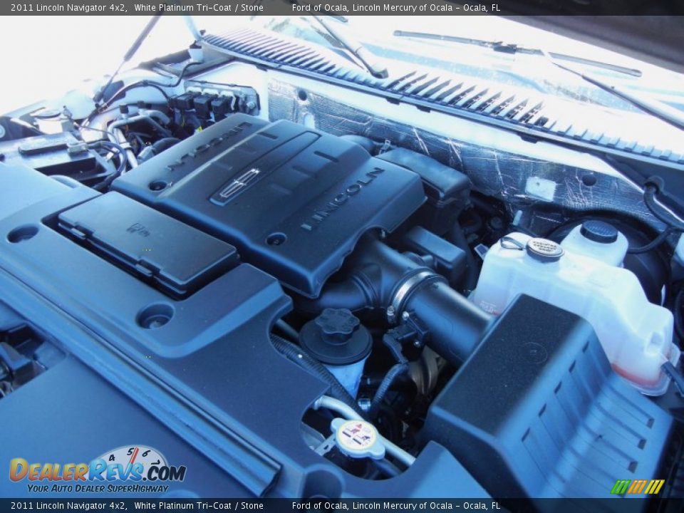 2011 Lincoln Navigator 4x2 White Platinum Tri-Coat / Stone Photo #29
