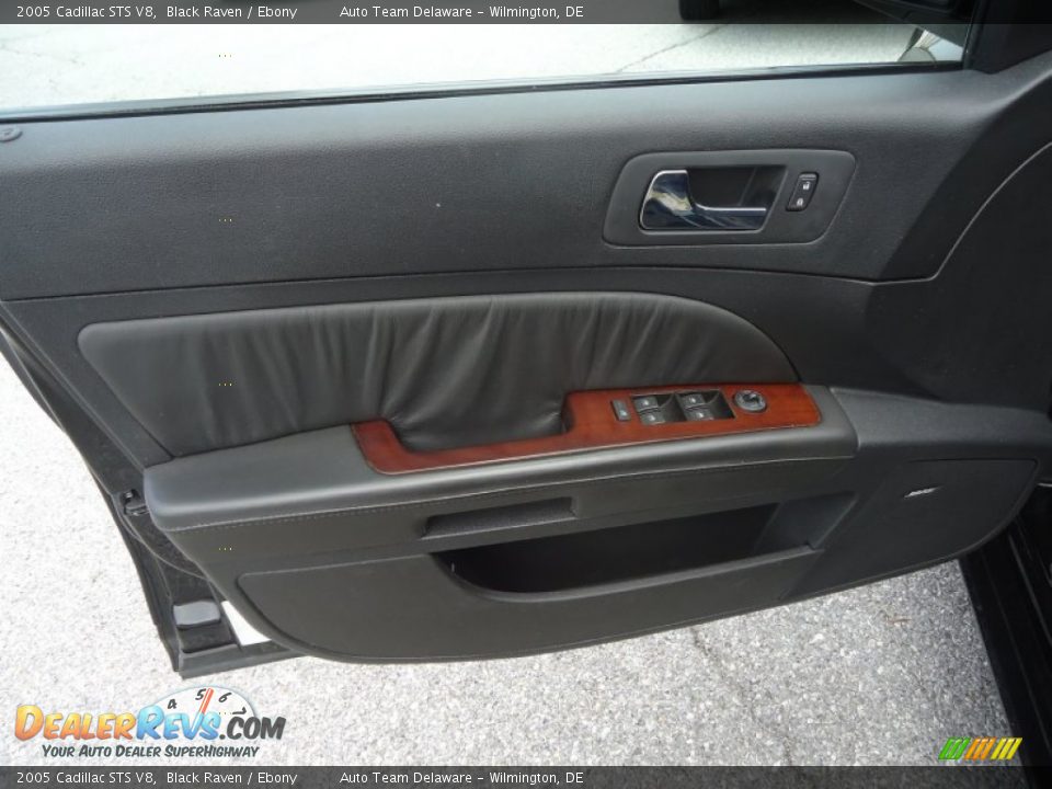 2005 Cadillac STS V8 Black Raven / Ebony Photo #18
