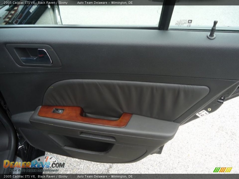 2005 Cadillac STS V8 Black Raven / Ebony Photo #20
