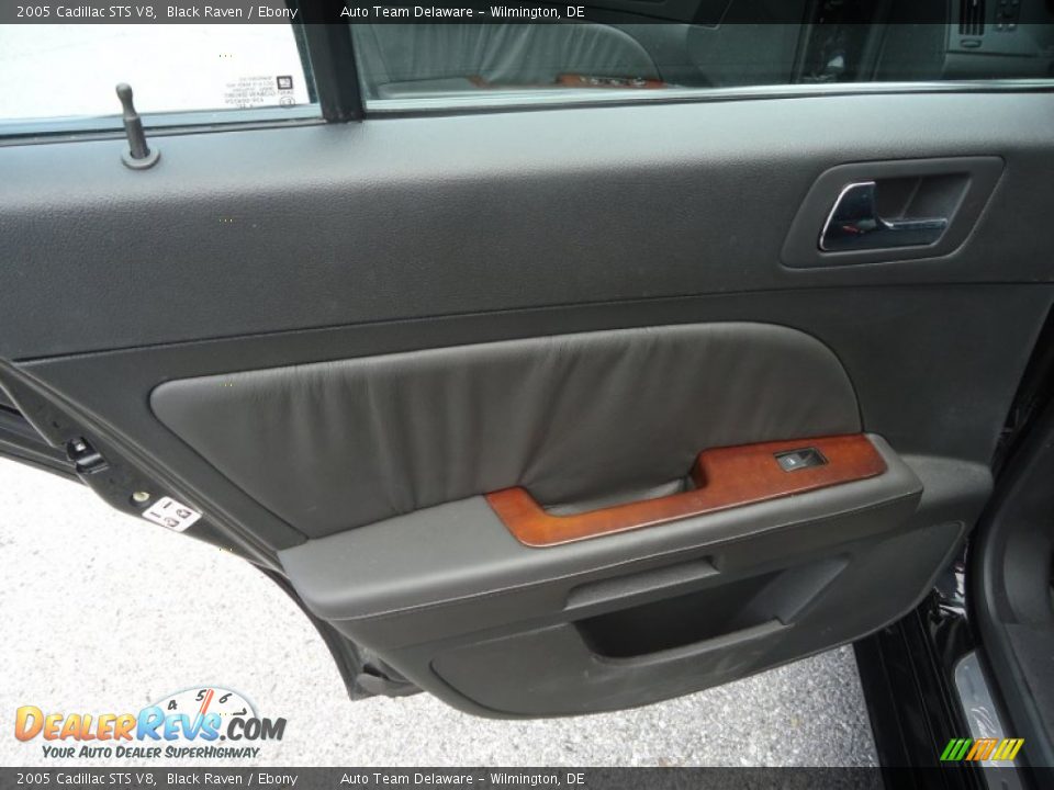 2005 Cadillac STS V8 Black Raven / Ebony Photo #23