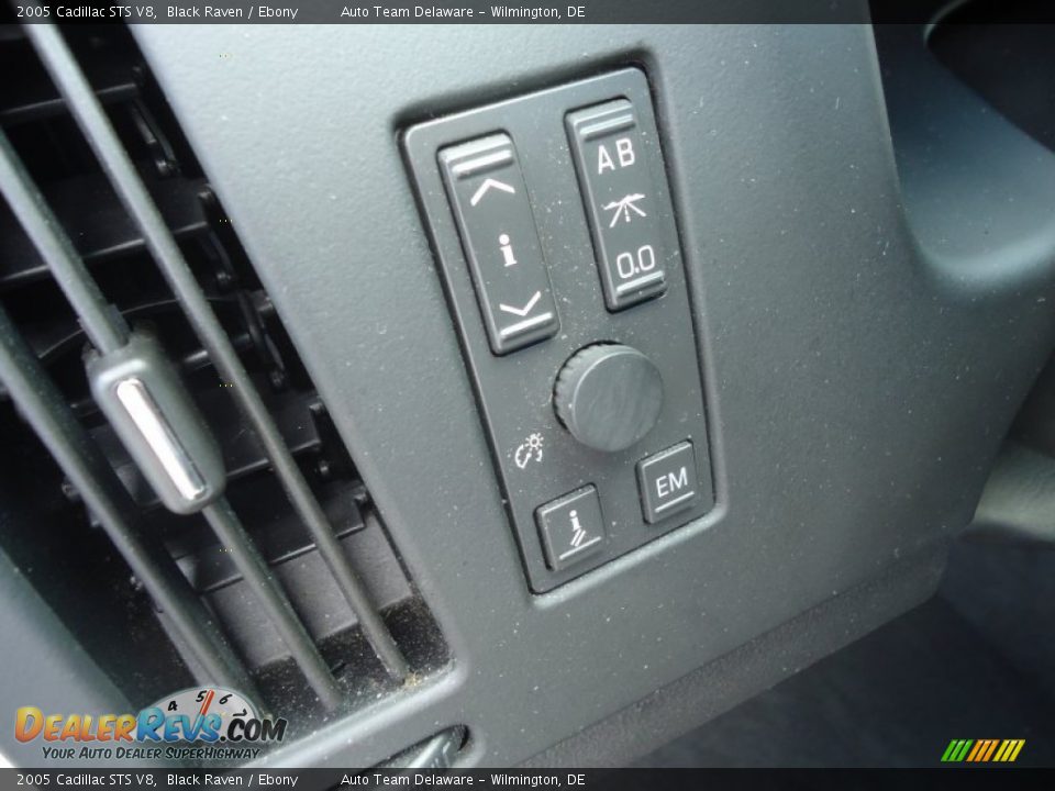 2005 Cadillac STS V8 Black Raven / Ebony Photo #24