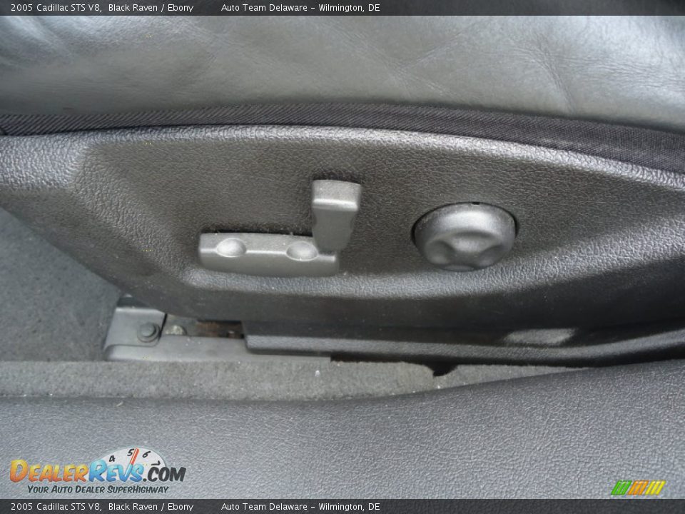 2005 Cadillac STS V8 Black Raven / Ebony Photo #25