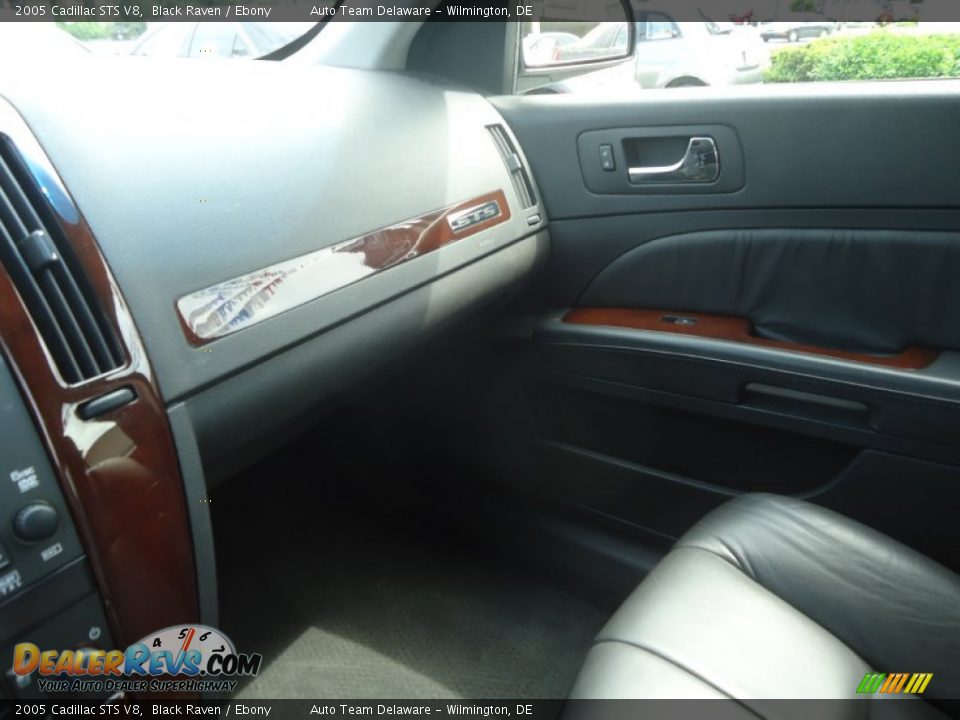 2005 Cadillac STS V8 Black Raven / Ebony Photo #36