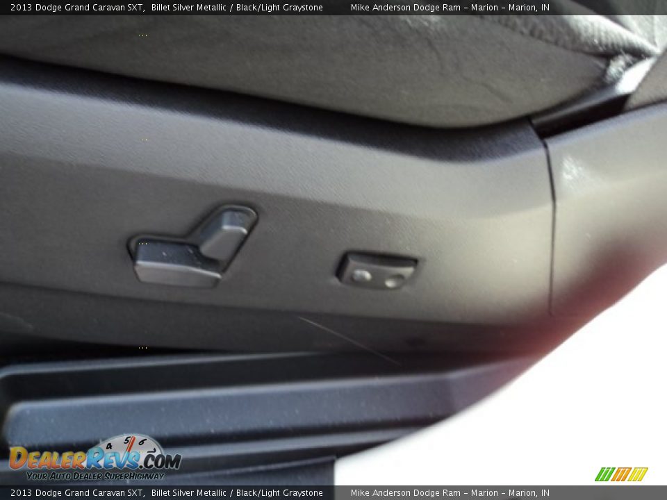 2013 Dodge Grand Caravan SXT Billet Silver Metallic / Black/Light Graystone Photo #12