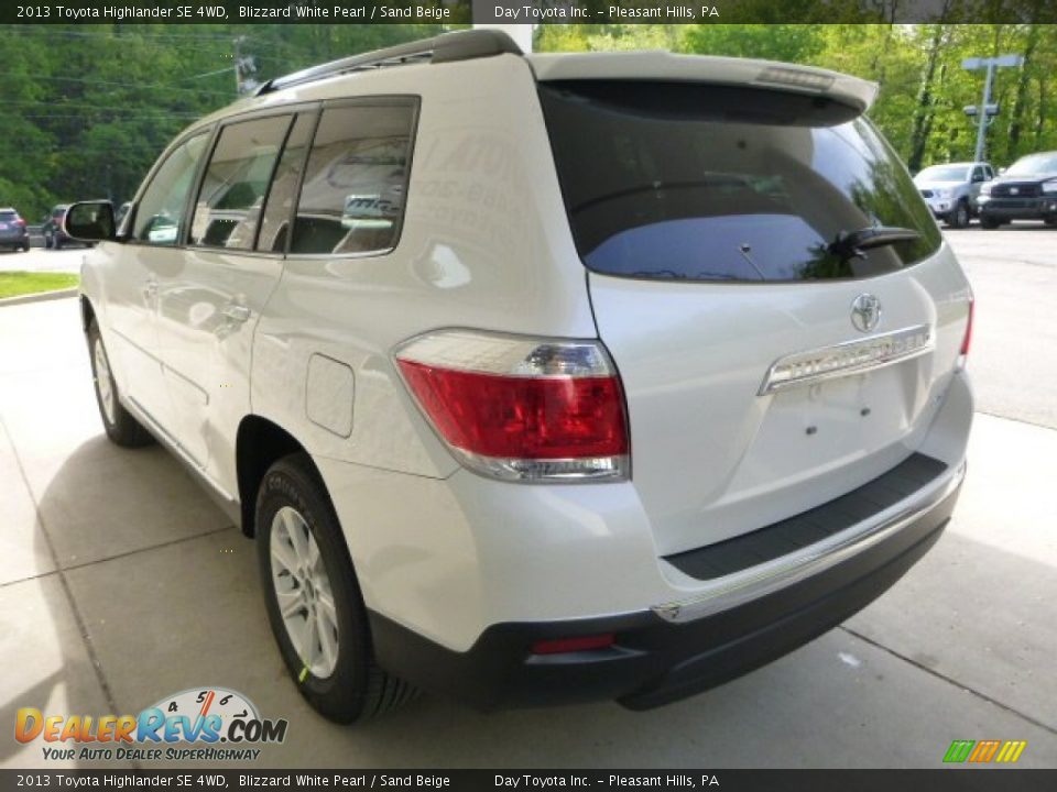 2013 Toyota Highlander SE 4WD Blizzard White Pearl / Sand Beige Photo #4
