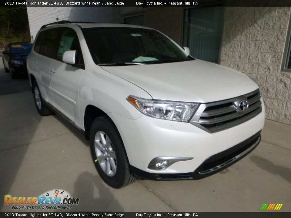 2013 Toyota Highlander SE 4WD Blizzard White Pearl / Sand Beige Photo #7