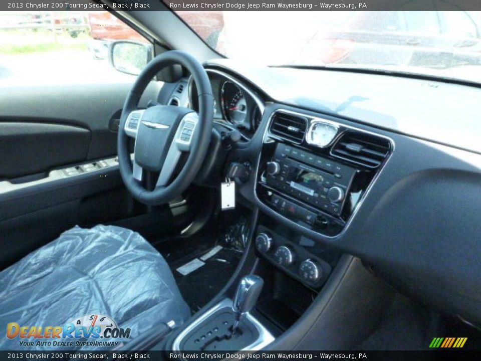 2013 Chrysler 200 Touring Sedan Black / Black Photo #7