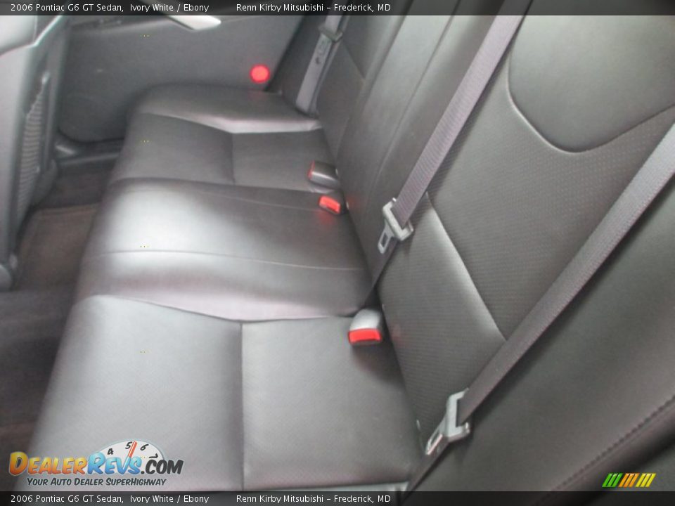 2006 Pontiac G6 GT Sedan Ivory White / Ebony Photo #24