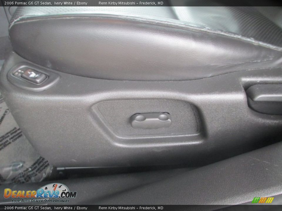 2006 Pontiac G6 GT Sedan Ivory White / Ebony Photo #28