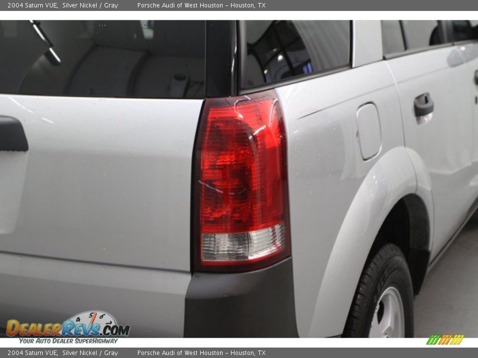 2004 Saturn VUE Silver Nickel / Gray Photo #7