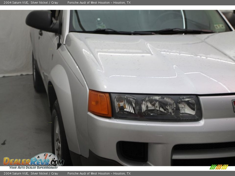 2004 Saturn VUE Silver Nickel / Gray Photo #16