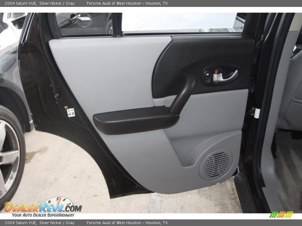 2004 Saturn VUE Silver Nickel / Gray Photo #20