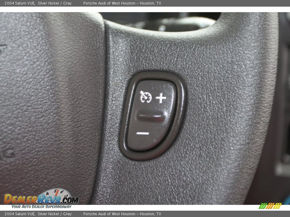 2004 Saturn VUE Silver Nickel / Gray Photo #28