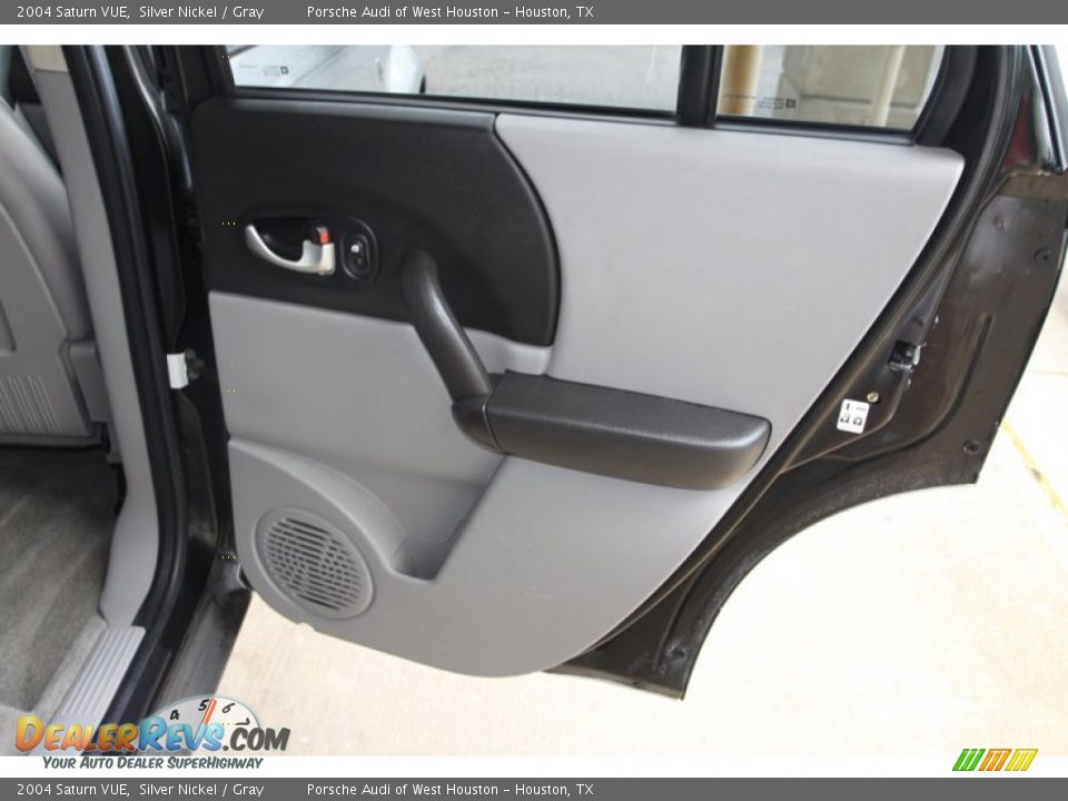 2004 Saturn VUE Silver Nickel / Gray Photo #33