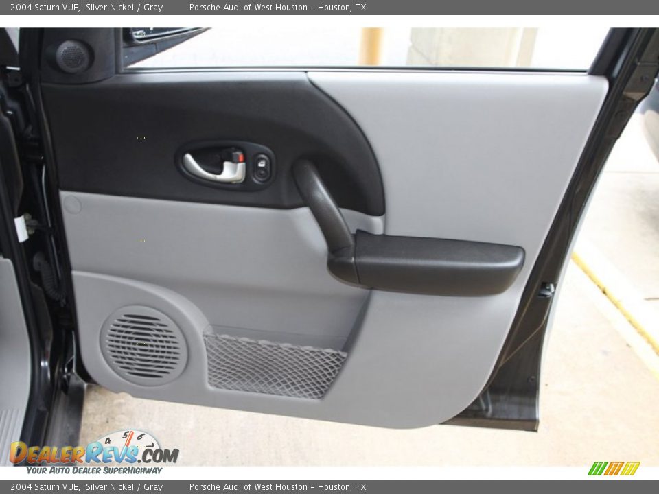 2004 Saturn VUE Silver Nickel / Gray Photo #35