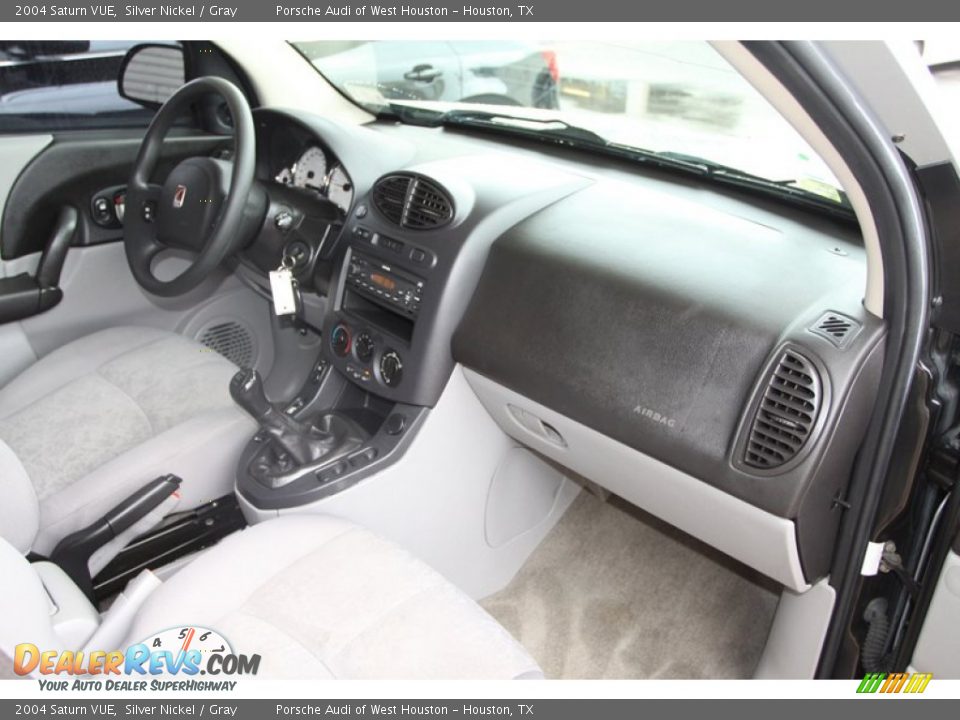 2004 Saturn VUE Silver Nickel / Gray Photo #36