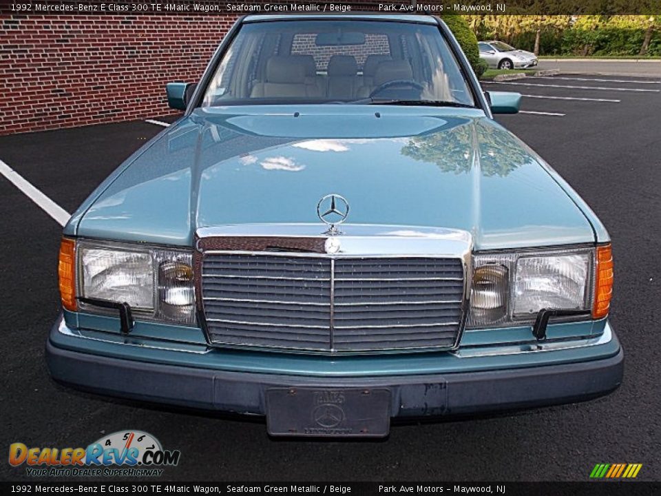 1992 Mercedes-Benz E Class 300 TE 4Matic Wagon Seafoam Green Metallic / Beige Photo #3