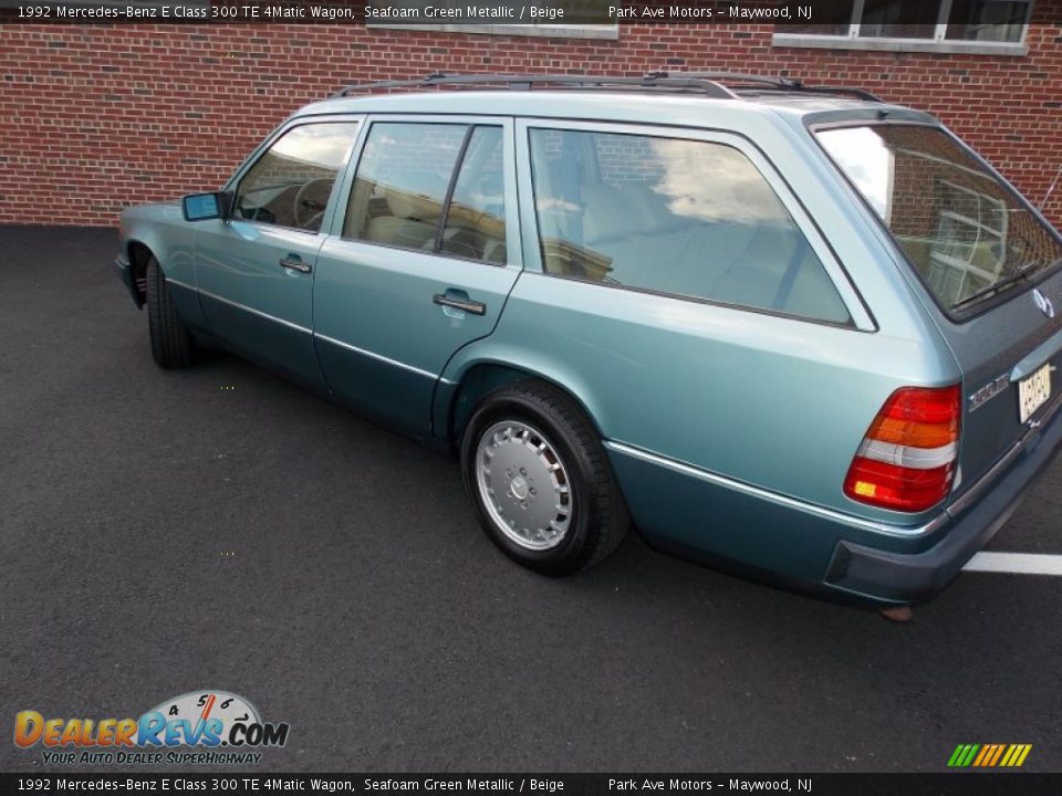 1992 Mercedes-Benz E Class 300 TE 4Matic Wagon Seafoam Green Metallic / Beige Photo #4