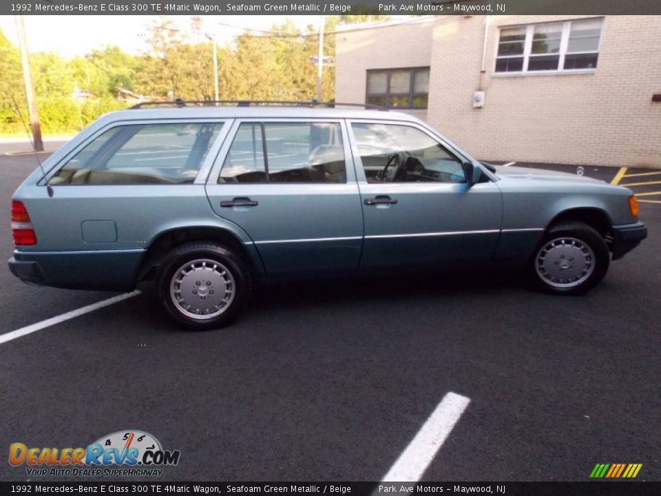1992 Mercedes-Benz E Class 300 TE 4Matic Wagon Seafoam Green Metallic / Beige Photo #7